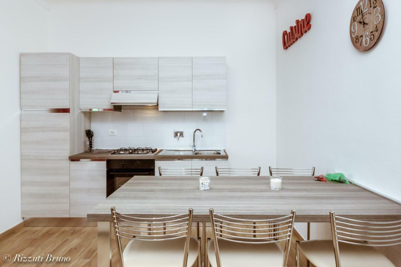 Apartamento Happy House Savona Exterior foto